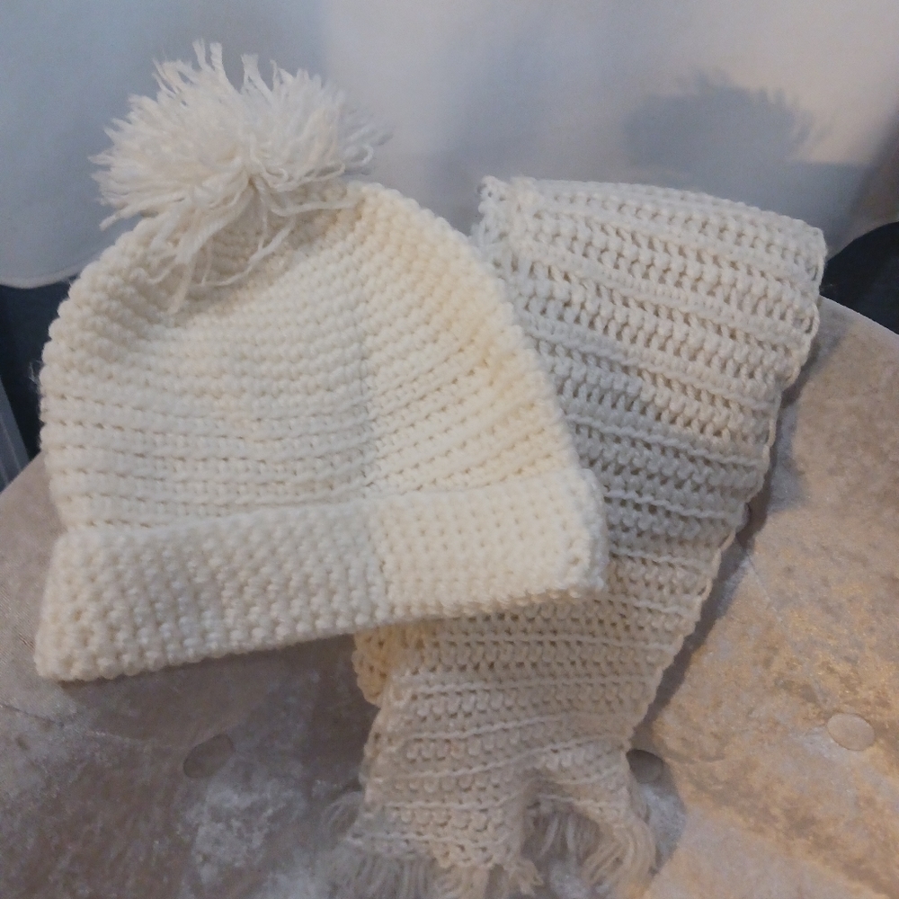 Crochet beanie and scarf
